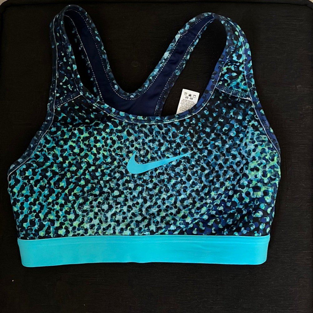 women’s nike sports bra